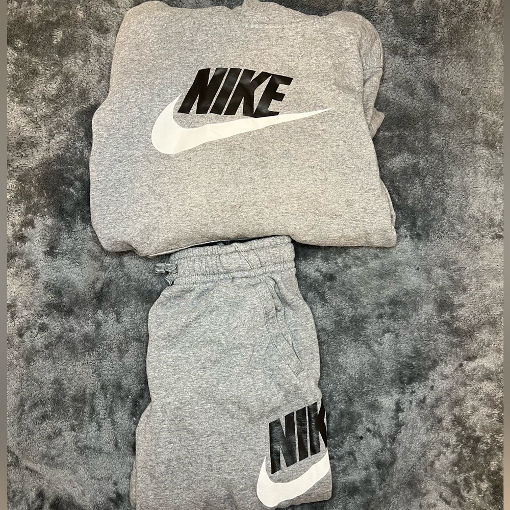 Nike Sweat Suit